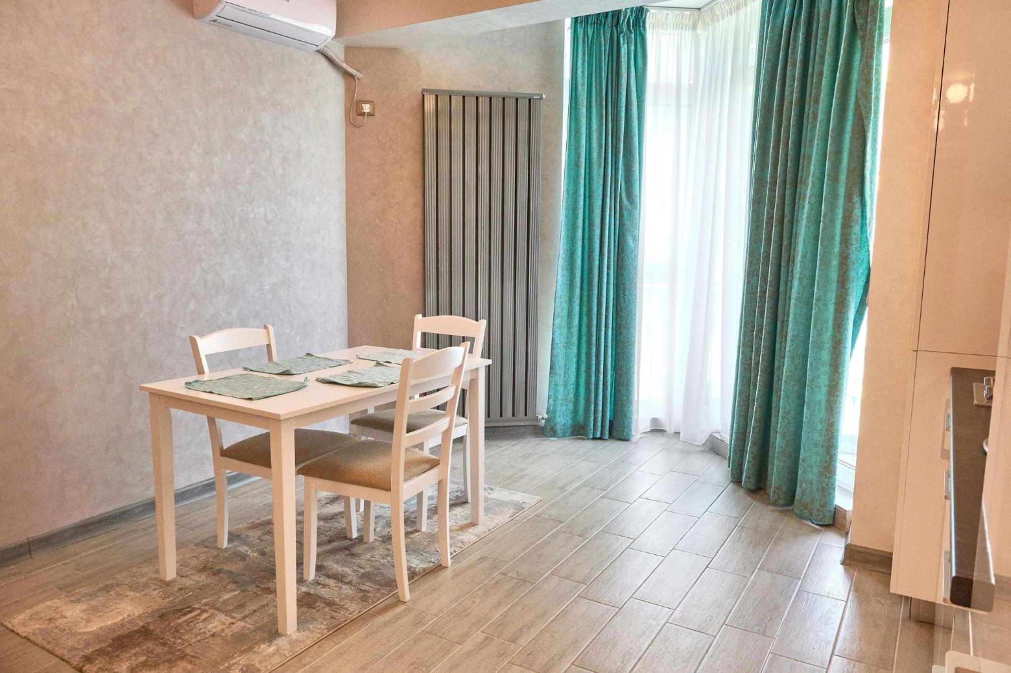 Moonstar Apartment - Spa N Pools Beach Resort Mamaia Exterior foto